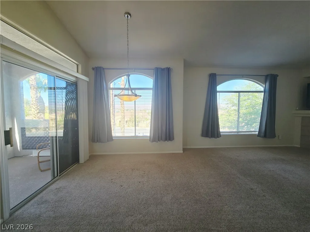 700 West Carnegie Street 222 — photo 3