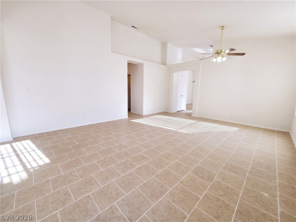 2054 Cardigan Avenue — photo 5