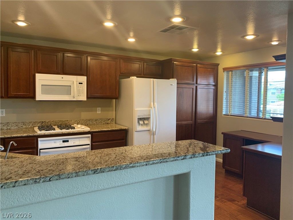 11830 Portina Drive 2031 — photo 4 of 19