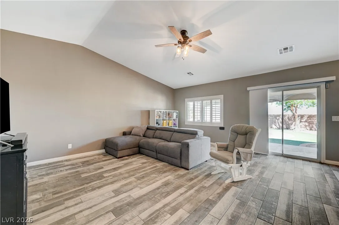 10308 Chestnut Sweet Street — photo 4