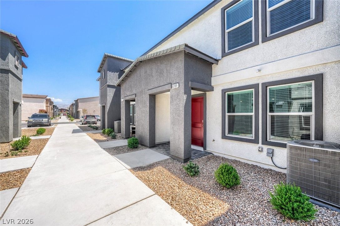 6109 Hibiscus Garden Street — photo 2