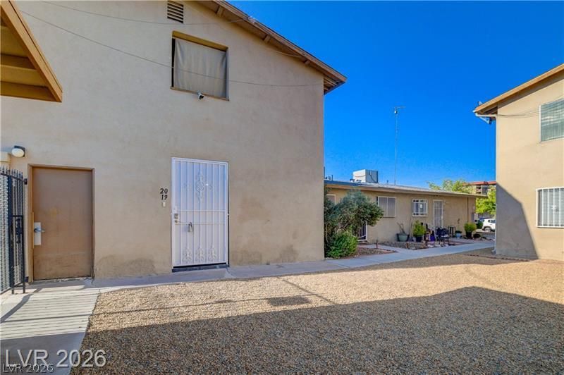 3841 Daisy Street 19 — photo 1