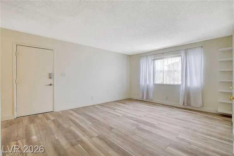 3841 Daisy Street 19 — photo 3