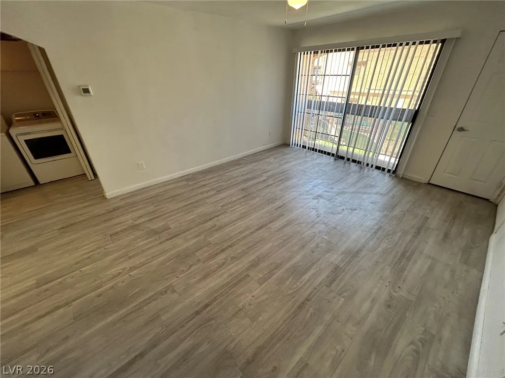 5154 South Jones Boulevard 202 — photo 4