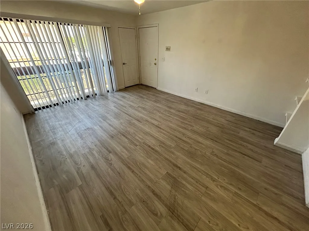 5154 South Jones Boulevard 202 — photo 5