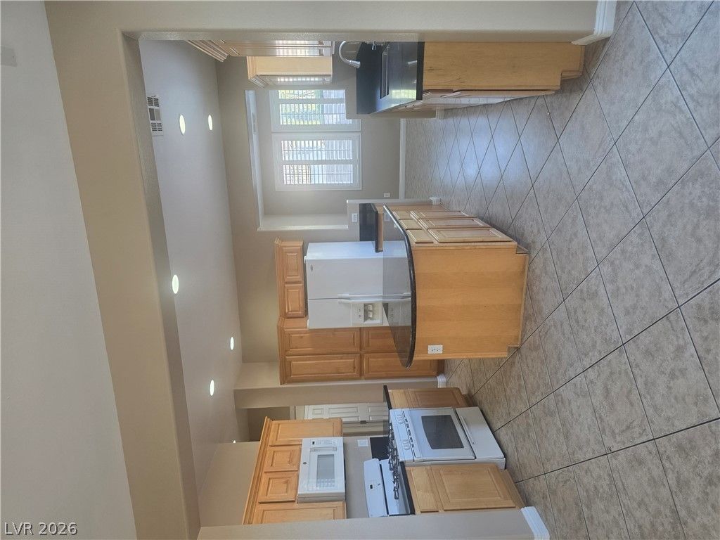 1172 SPAGO Lane — photo 3 of 11