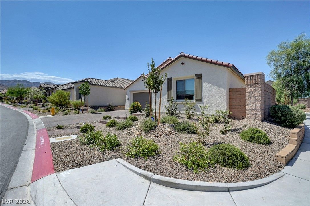 10826 Delparke Valley Avenue — photo 2