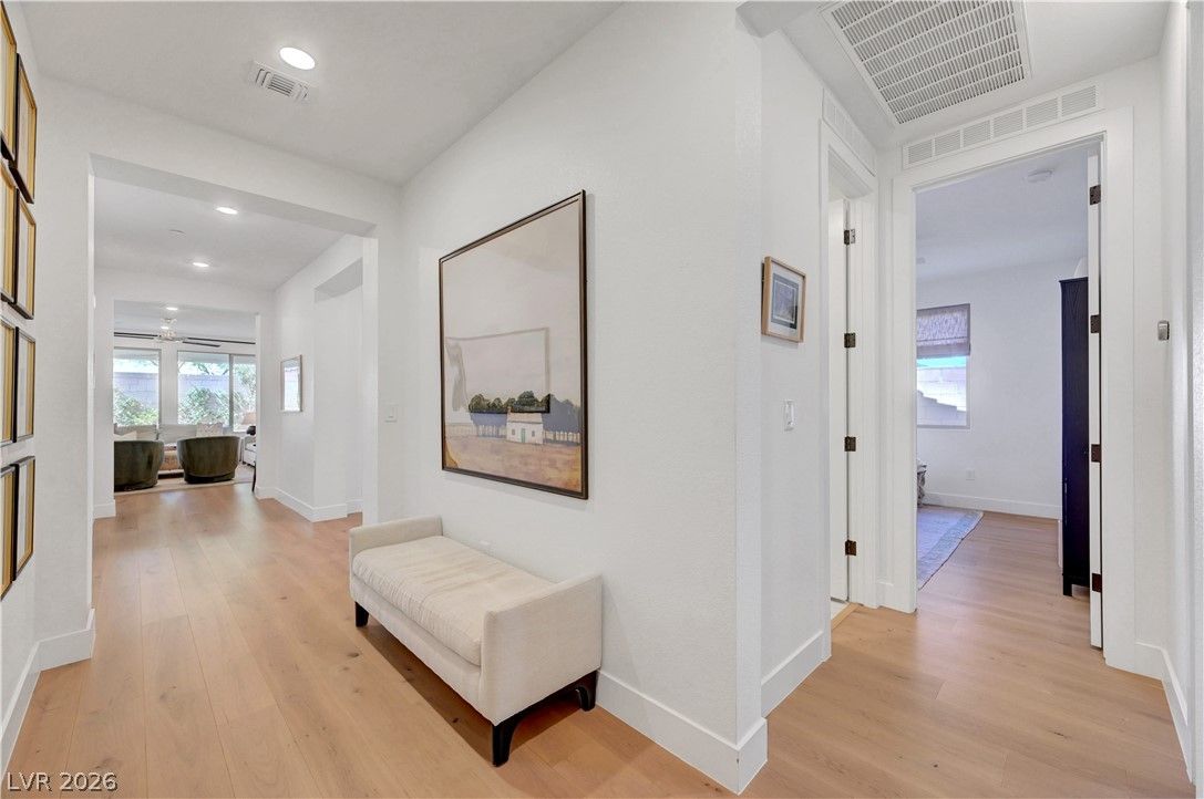 10826 Delparke Valley Avenue — photo 5