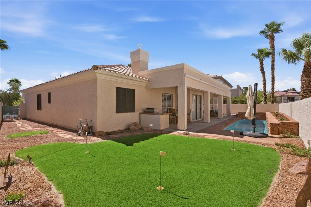 212 Cliff Valley Drive — photo 2