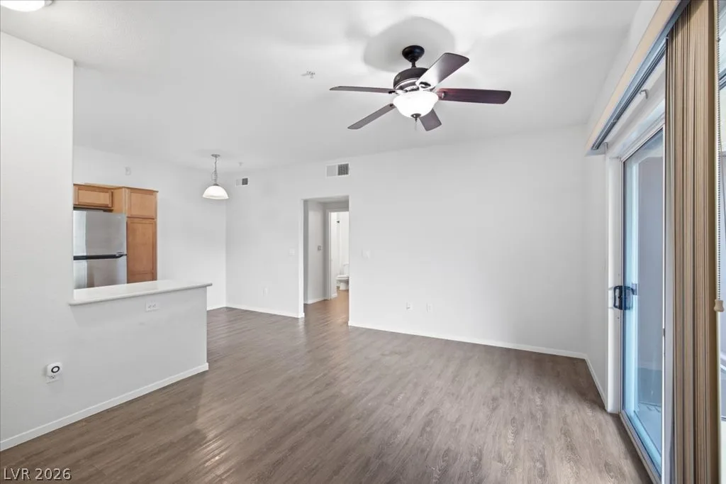 2291 West Horizon Ridge Parkway 5128 — photo 2