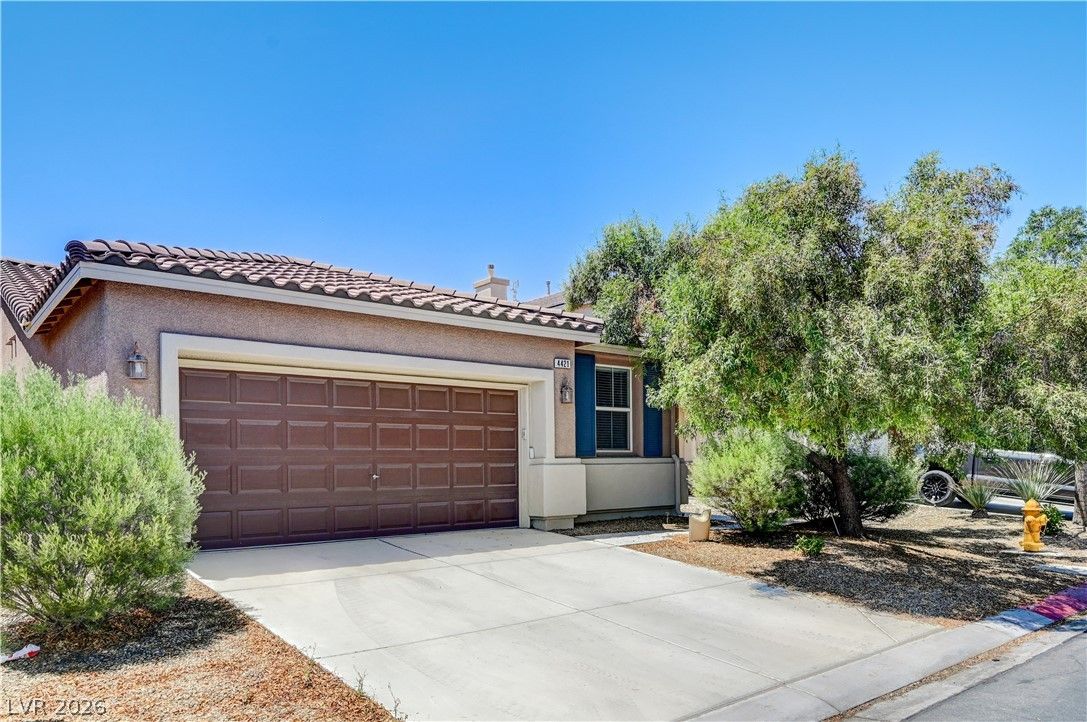 4421 Desert Home Avenue — photo 1