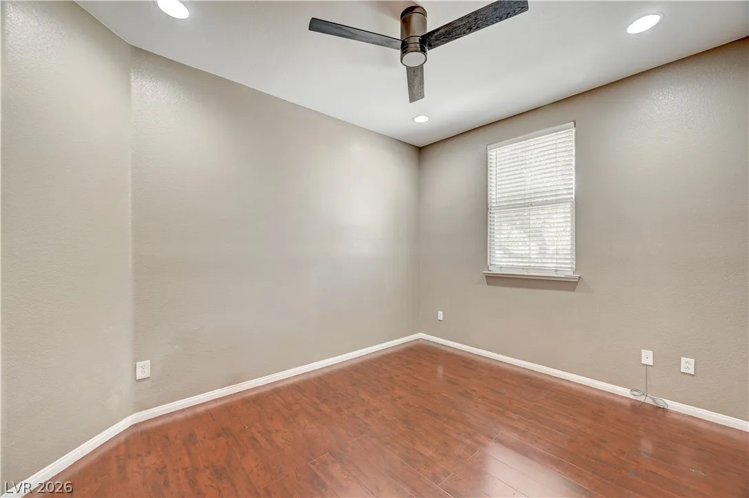 4421 Desert Home Avenue — photo 5