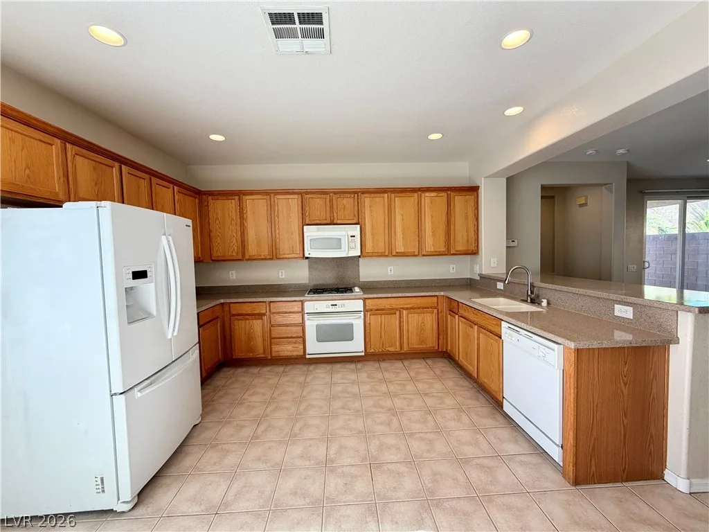 2928 PITGAVENY Avenue — photo 5 of 12