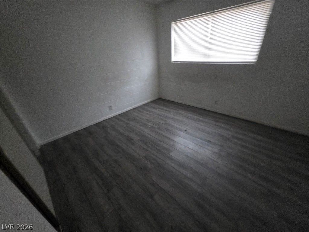 595 South Royal Crest Circle 18 — photo 2