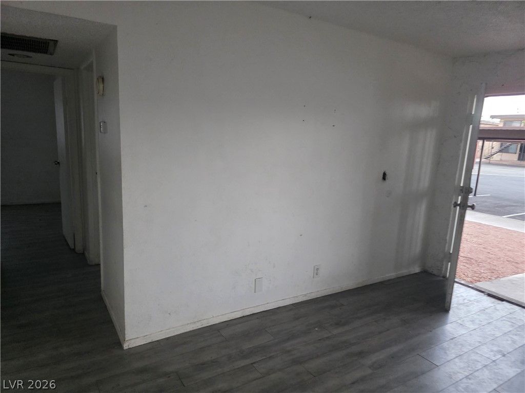 595 South Royal Crest Circle 18 — photo 5