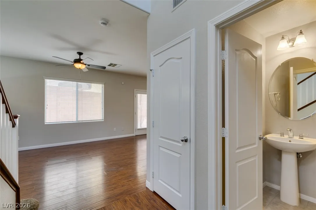 9341 Colorful Rainbow Avenue — photo 3