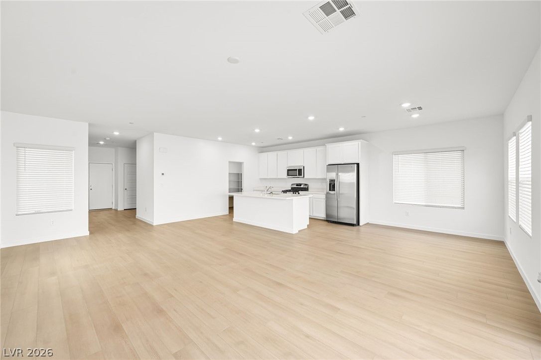3363 Dancing Waters Street — photo 4