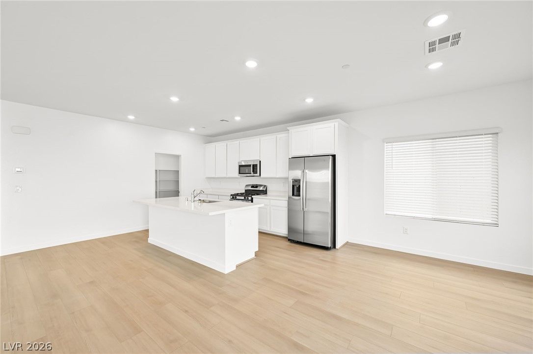 3363 Dancing Waters Street — photo 5