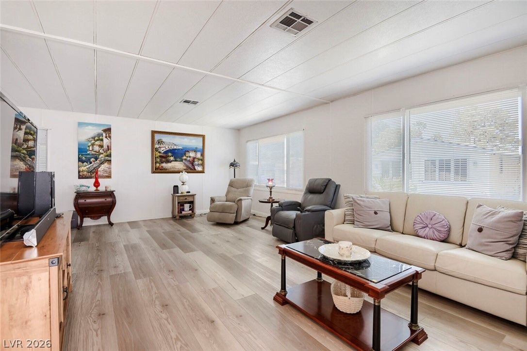 5107 Royal Avenue 235 — photo 4 of 33