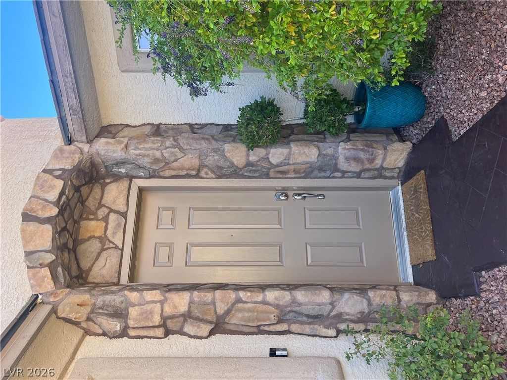 2284 Moresca Avenue — photo 3
