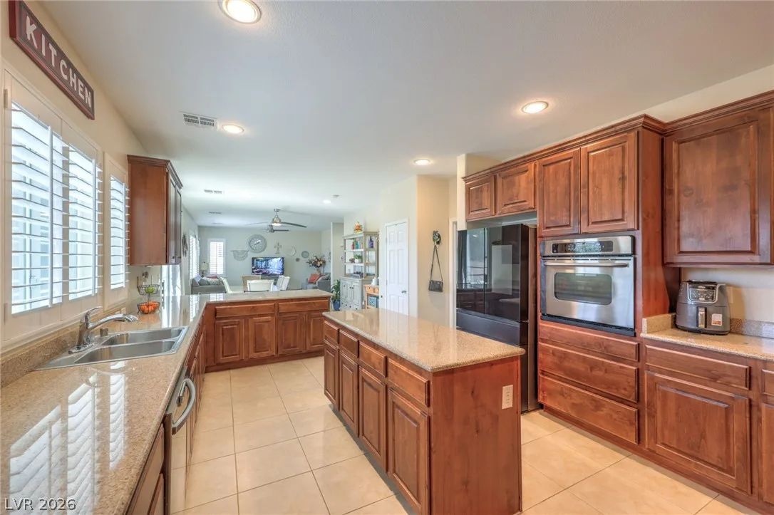 4925 Goldfield Street — photo 4