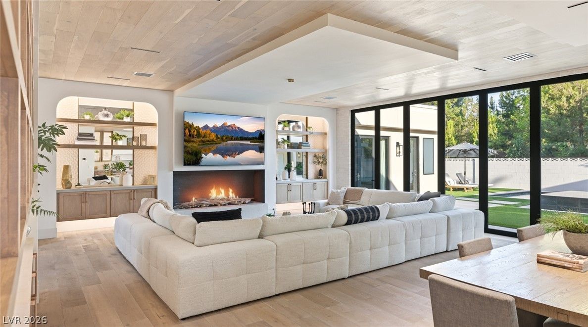2401 Driftwood Drive — photo 4