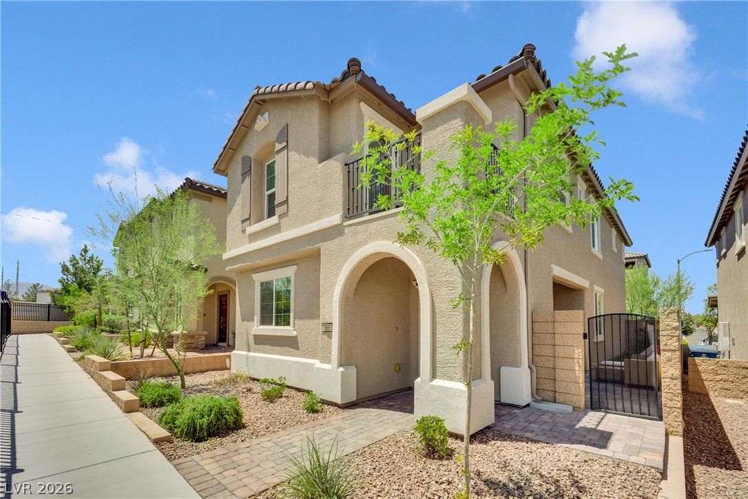 10691 Sariah Skye Avenue — photo 2