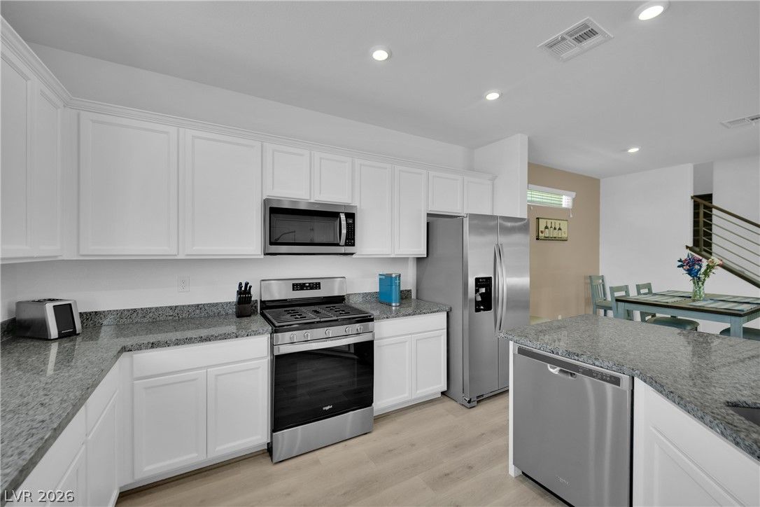 10691 Sariah Skye Avenue — photo 3