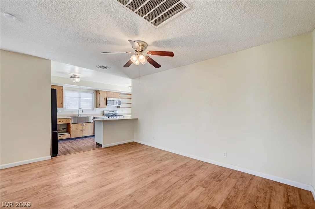 3917 West Oakey Boulevard — photo 4