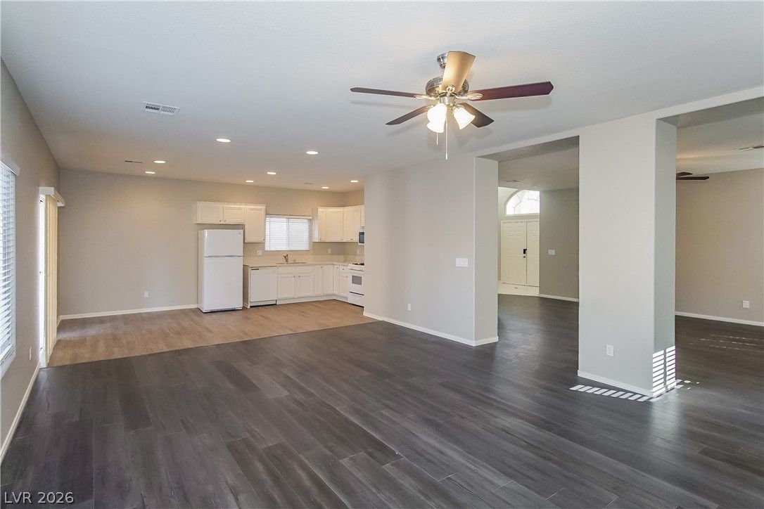 4361 Cottontail Lane — photo 4 of 17