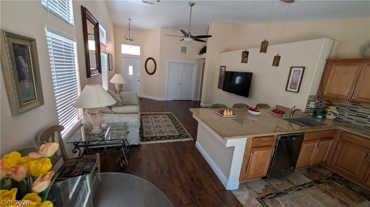 9832 Lenox Crest Place — photo 3 of 19