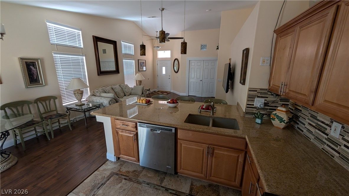 9832 Lenox Crest Place — photo 4 of 19