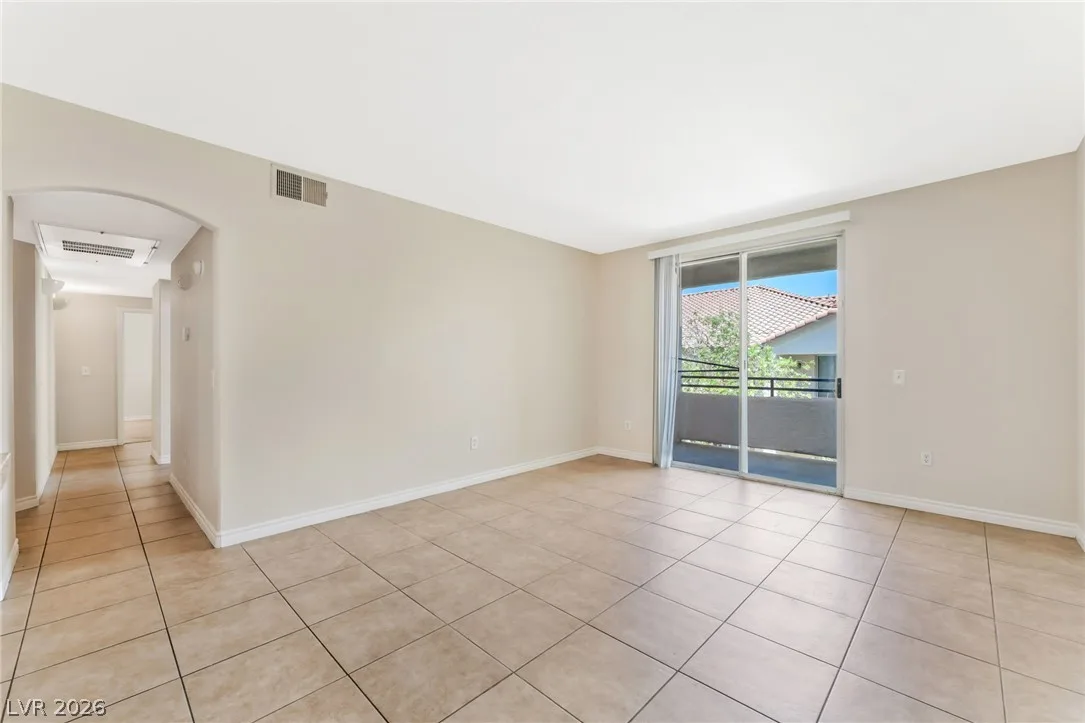 1830 North Buffalo Drive 2115 — photo 4