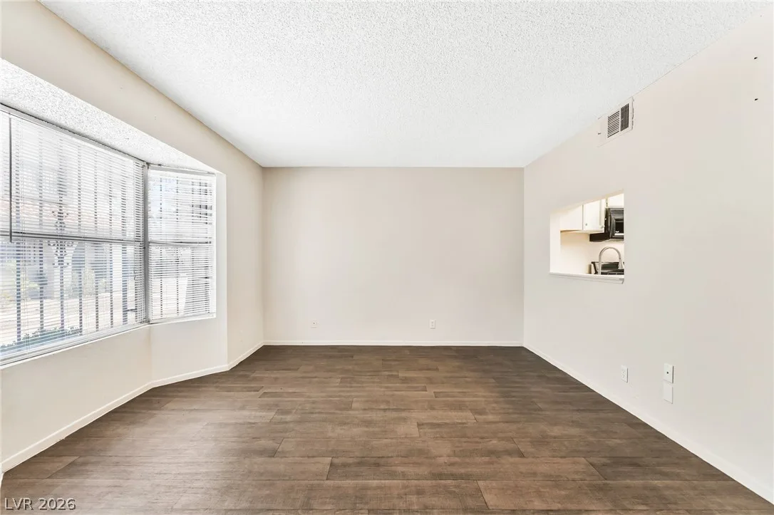 859 Rhinegold Way — photo 4