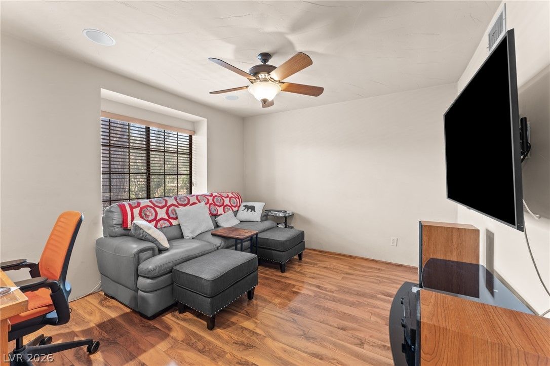 2402 Pickwick Drive — photo 4