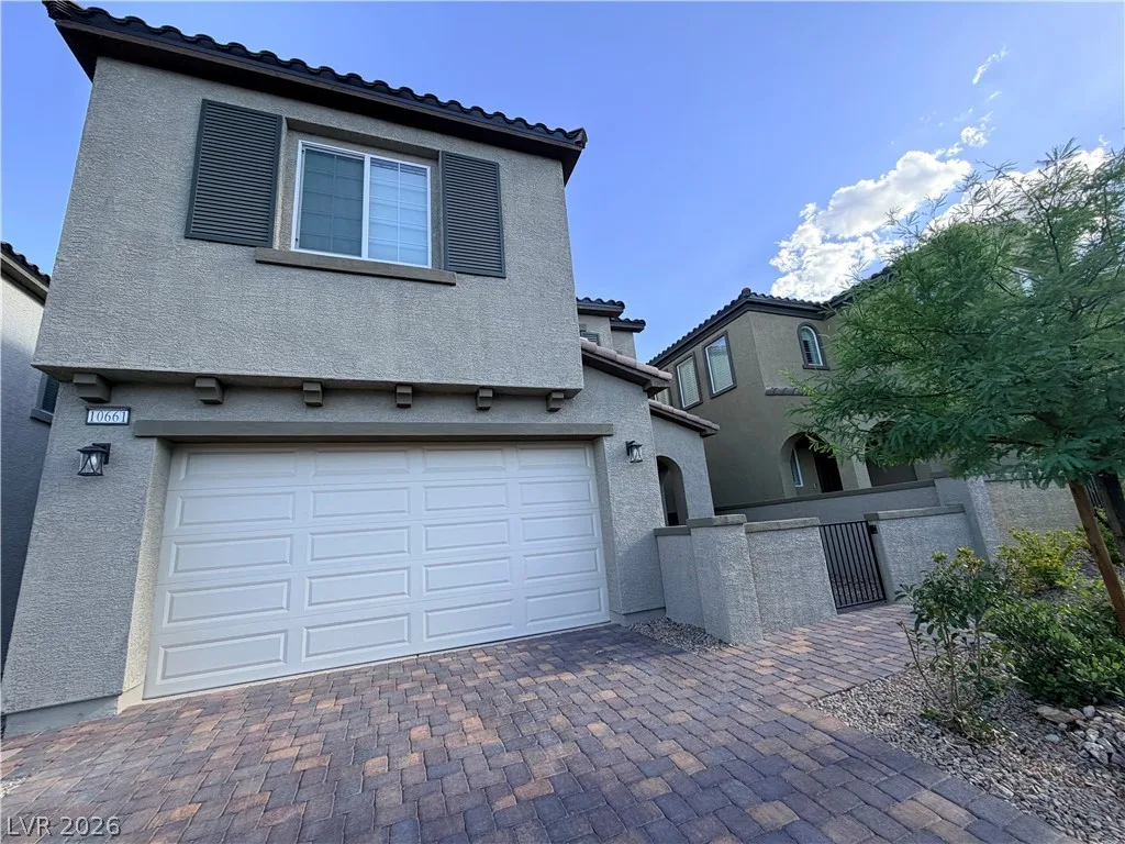 10661 Valletta Avenue — photo 2