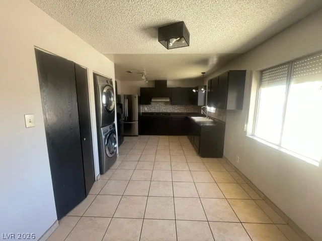 7016 Hurricane Way A — photo 3