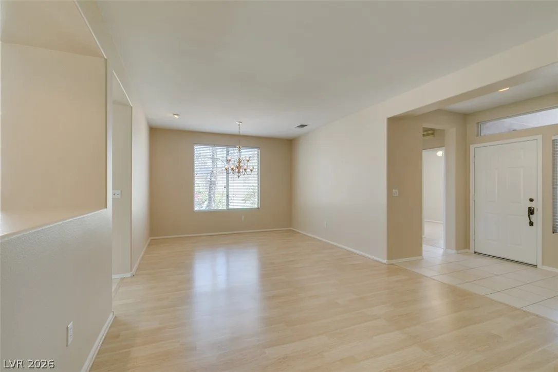 431 VINEWOOD Court — photo 3