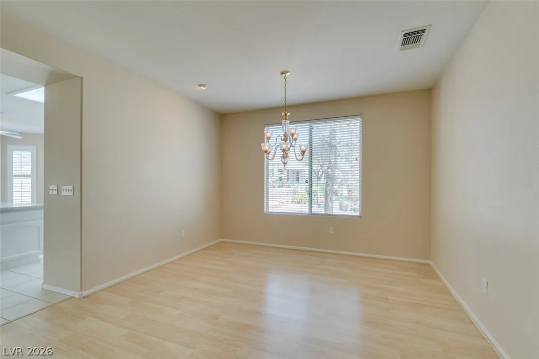 431 VINEWOOD Court — photo 4