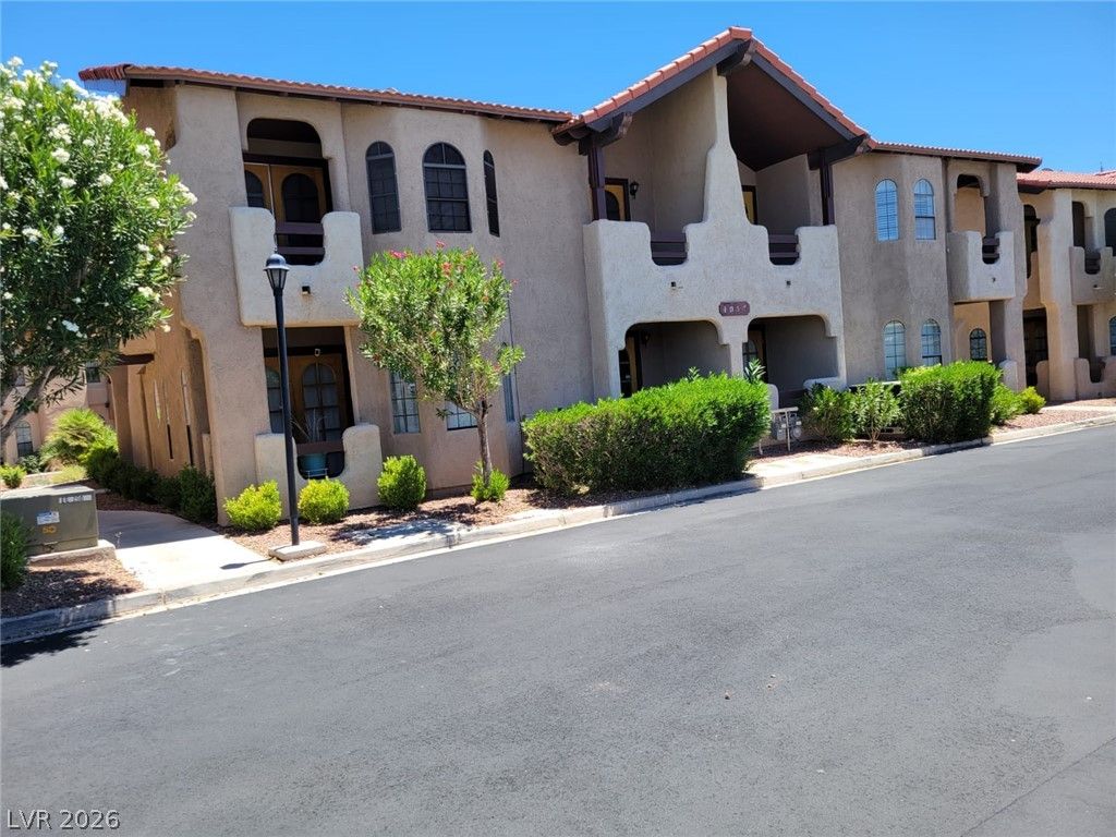 4054 Crete Lane D — photo 2