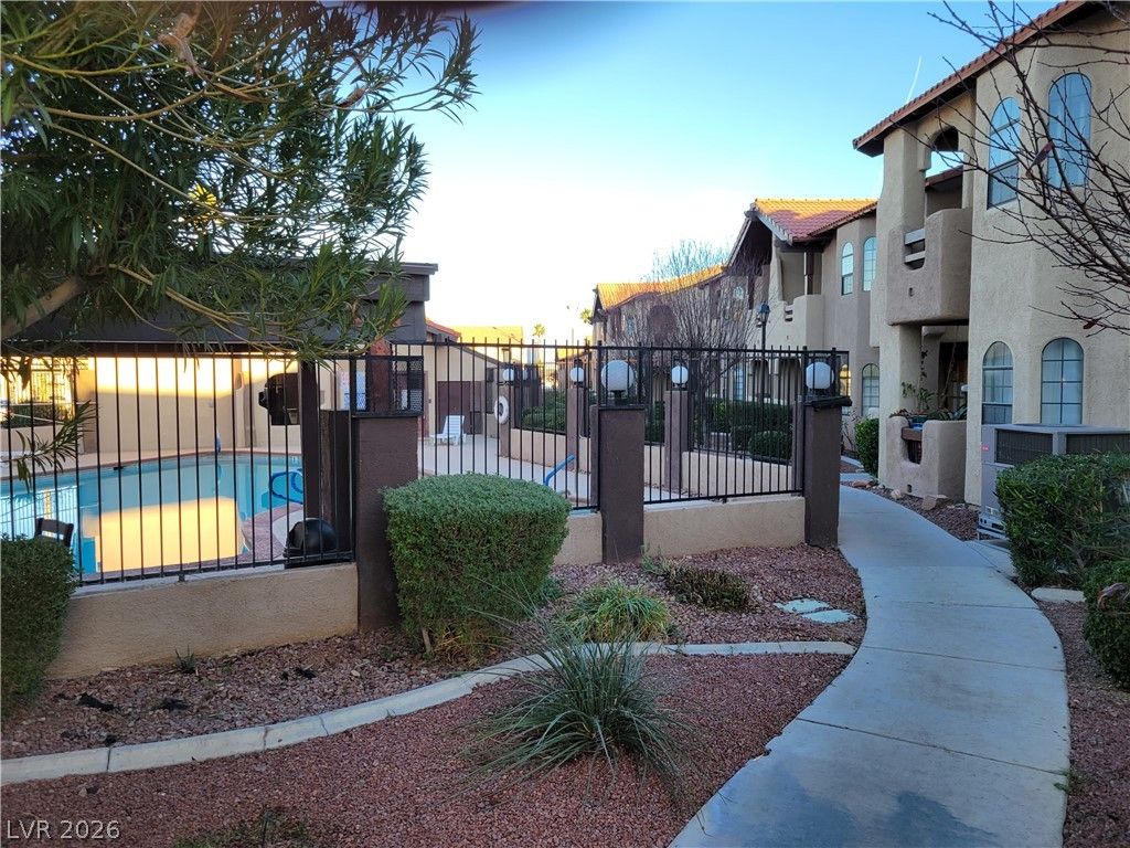 4054 Crete Lane D — photo 4