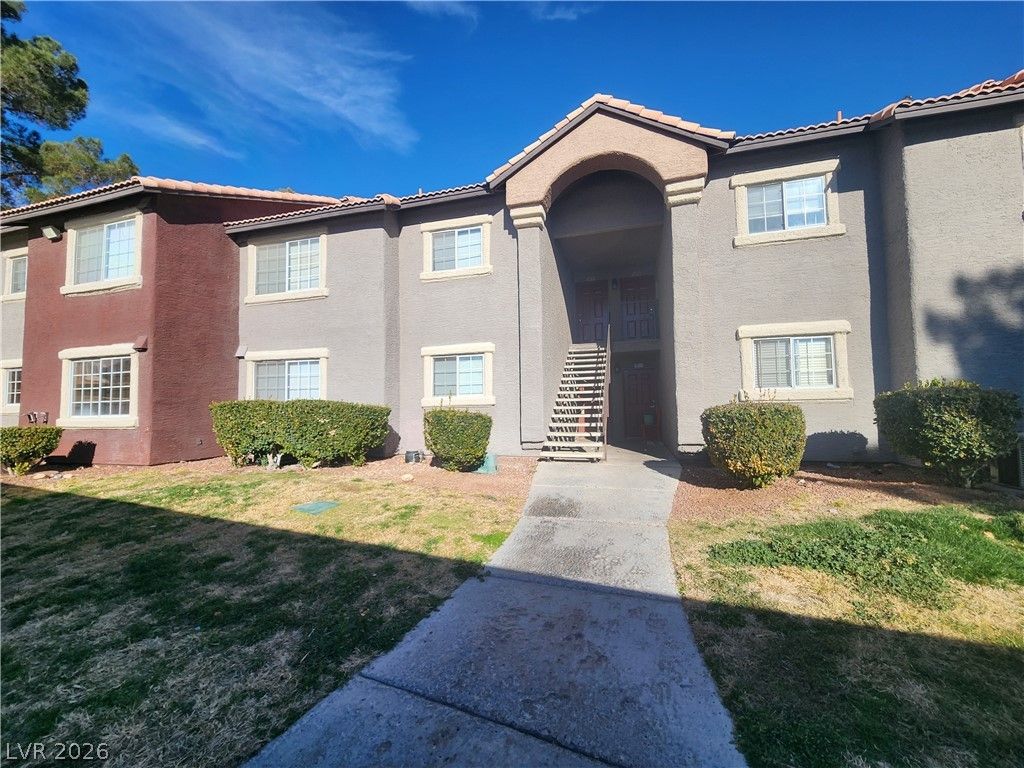 2750 South Durango Drive 1078 — photo 2 of 25