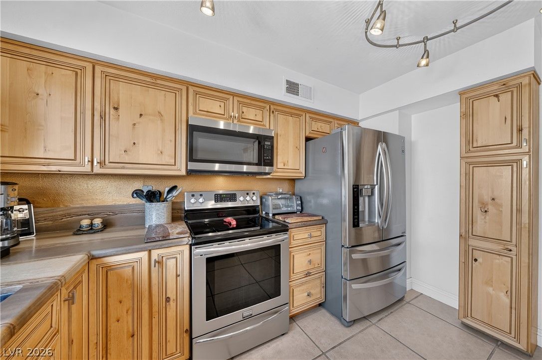 3209 Kinsale Court — photo 3 of 16