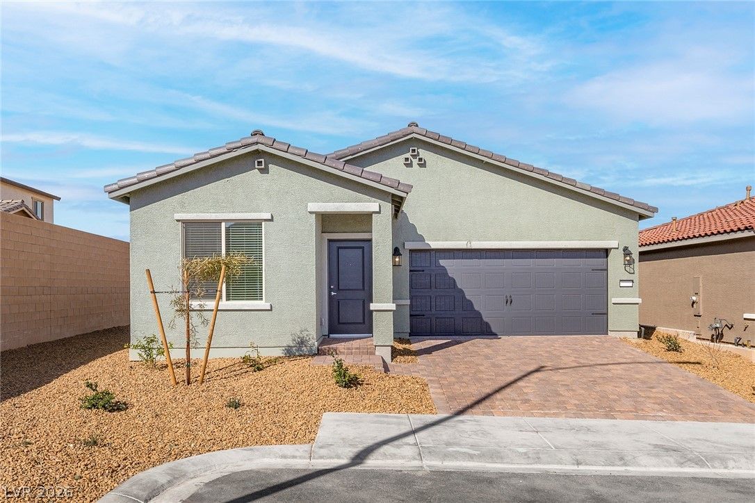 2754 Avril Point Street — photo 1