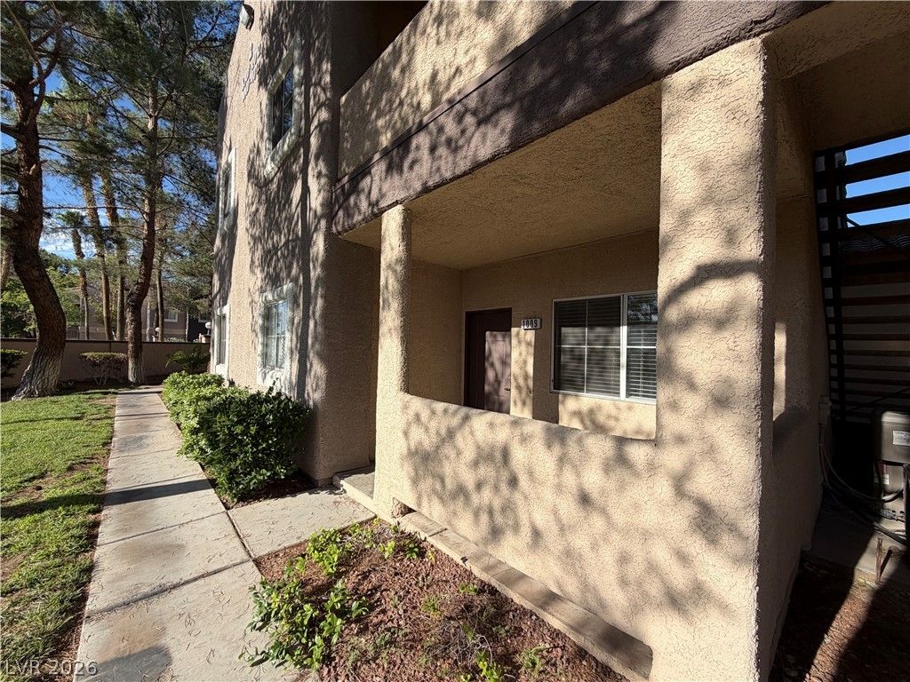 5250 South Rainbow Boulevard 1009 — photo 2 of 18