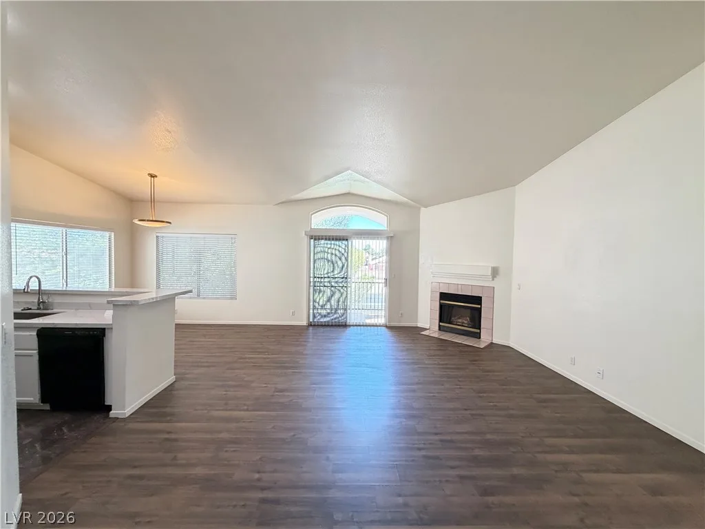 7241 Indian Creek Lane 201 — photo 3