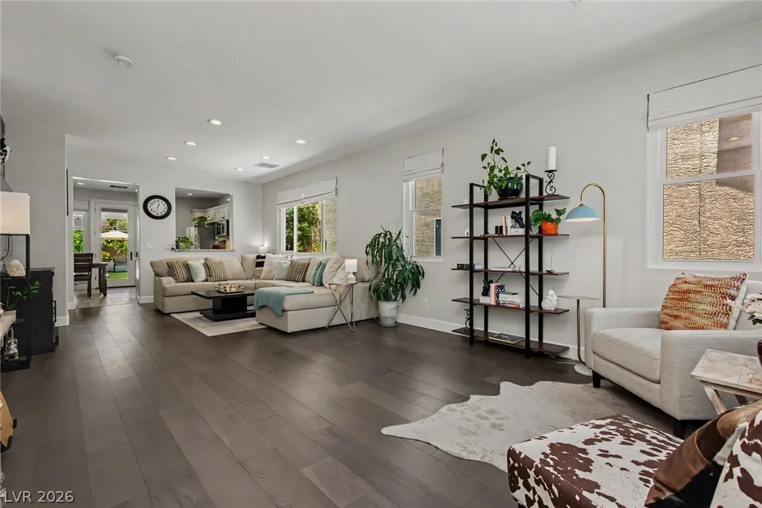 3237 Ridgecliff Street — photo 4 of 49
