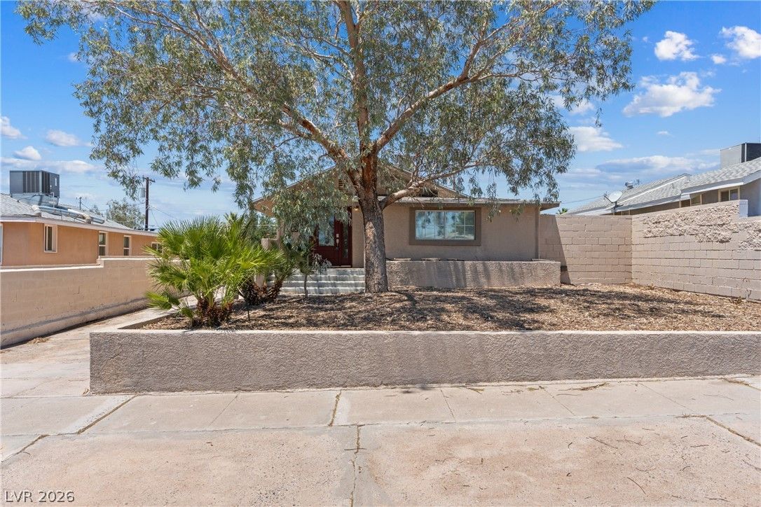 652 C — photo 3
