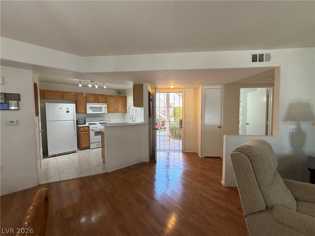 4555 East Sahara Avenue 146 — photo 5