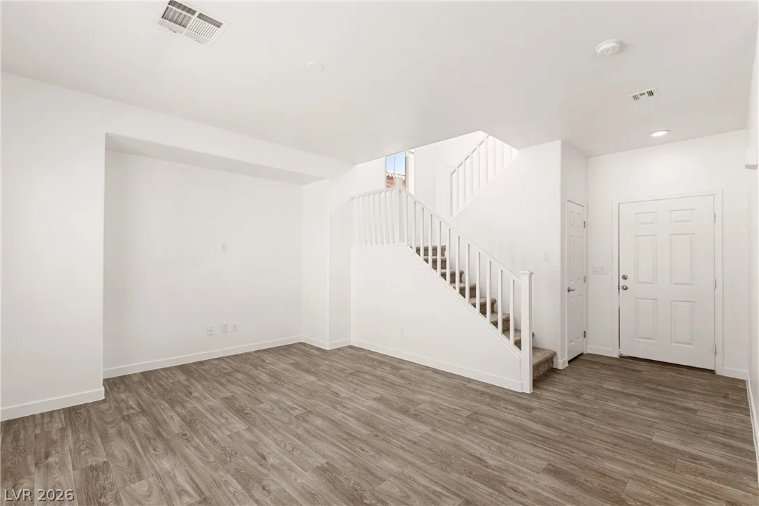 920 Shades End Avenue — photo 2 of 16
